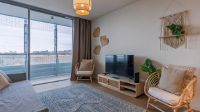 River View 1BDR Apartment by LovelyStay